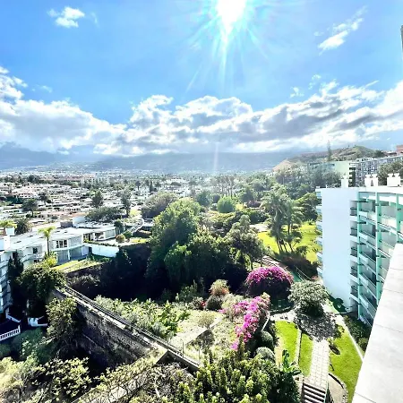 Apartamento con estupendas piscinas y magnifica jardín en Puerto de la Cruz Apartamento