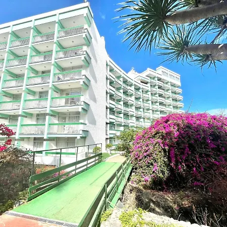 Apartamento Con Estupendas Piscinas Y Magnifica Jardin En Puerto De La Cruz Appartement *