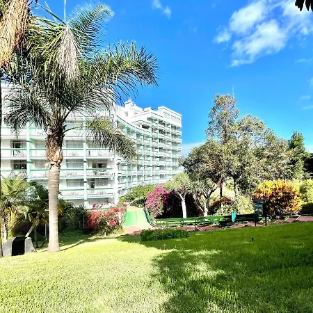 Apartamento con estupendas piscinas y magnifica jardín en Puerto de la Cruz Apartamento