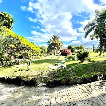Apartamento Con Estupendas Piscinas Y Magnifica Jardin En Puerto De La Cruz * Puerto de la Cruz (Tenerife)